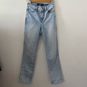 Hollister Ultra High Rise Washed Mom Jeans